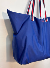 Cargar imagen en el visor de la galería, Bolsa impermeable "YACHT"