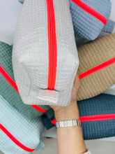 Cargar imagen en el visor de la galería, Neceser Waffle