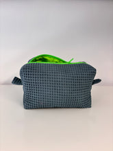 Cargar imagen en el visor de la galería, Neceser Waffle