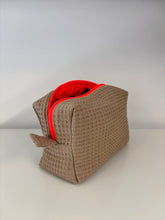 Cargar imagen en el visor de la galería, Neceser Waffle