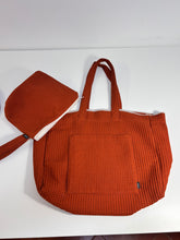 Cargar imagen en el visor de la galería, Conjunto Saranella en Caldera + Crudo