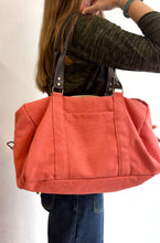 Cargar imagen en el visor de la galería, BOLSO VOYAGE "CITY" - Coral
