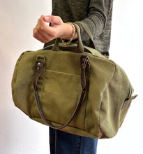 Cargar imagen en el visor de la galería, BOLSO VOYAGE "CITY" - Verde Caqui