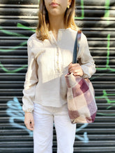 Cargar imagen en el visor de la galería, Blusa BAMBULA - Piedra