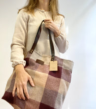 Cargar imagen en el visor de la galería, Blusa BAMBULA - Piedra