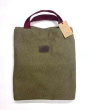 Cargar imagen en el visor de la galería, Shopping Bag "Weekend”