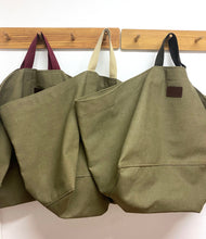 Cargar imagen en el visor de la galería, Shopping Bag "Weekend”