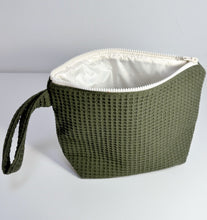 Cargar imagen en el visor de la galería, Neceser Saranella Verde Caqui + Crudo
